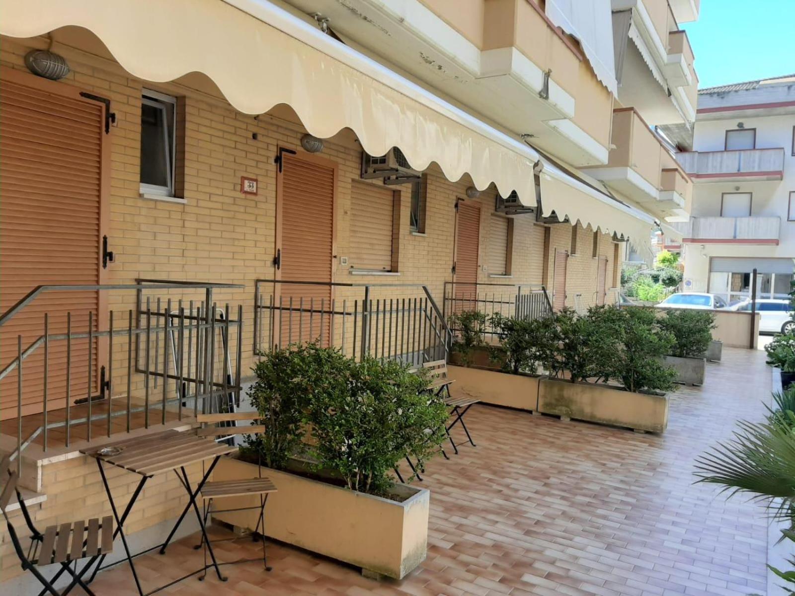 Affittacamere Il Giardino Alba Adriatica Zewnętrze zdjęcie